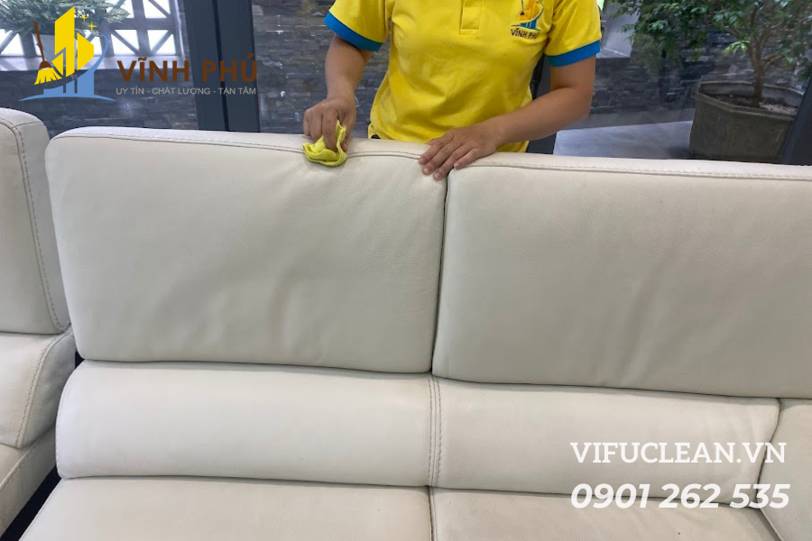 Tại Sao Nên Giặt Ghế Sofa Nhung Định Kỳ Tại Biên Hòa Năm 2025?