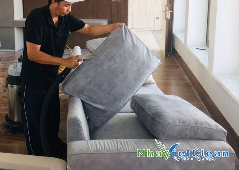 Quy Trình Giặt Ghế Sofa Nhung Chuyên Nghiệp Tại Dĩ An Bình Dương: Chi Tiết Từng Bước