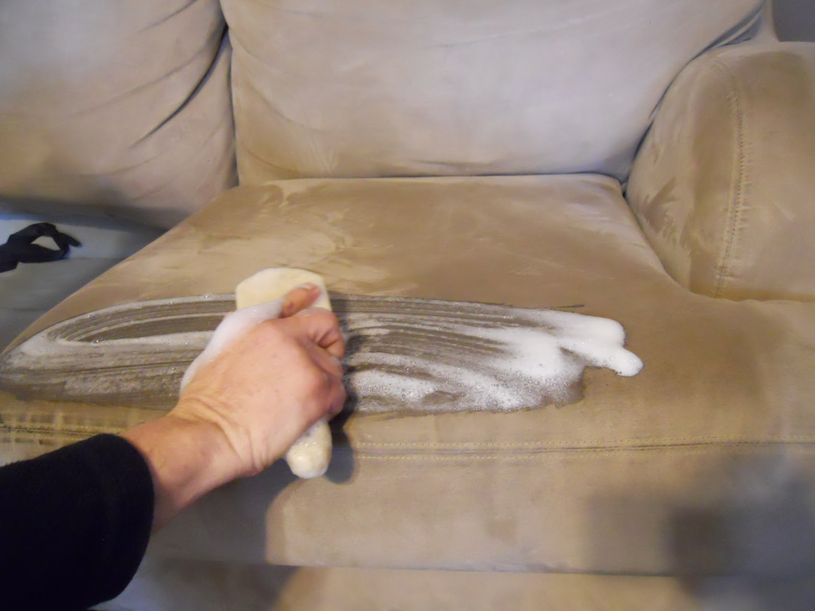 Quy Trình Giặt Ghế Sofa Nỉ Chi Tiết Tại Long An