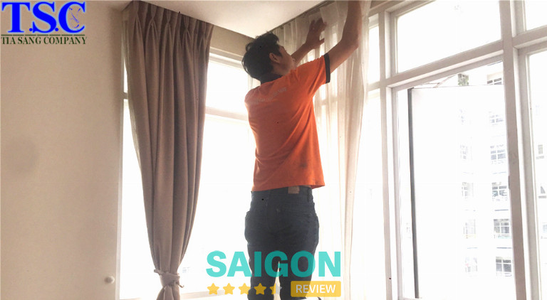 Quy trình giặt rèm chuyên nghiệp tại Gò Vấp: Chi tiết các bước trong quy trình giặt rèm, từ khâu tiếp nhận, làm sạch, xử lý vết bẩn, sấy khô đến giao nhận tận nhà. Đảm bảo rèm cửa được làm sạch tối ưu, giữ nguyên vẻ đẹp và độ bền.