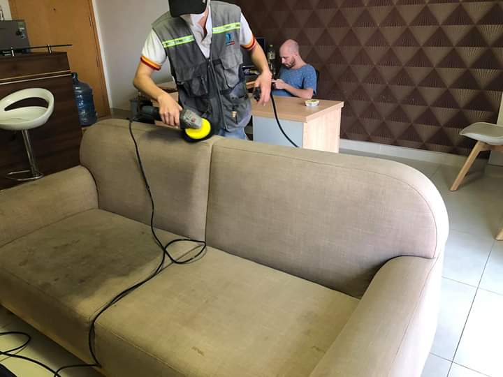 Quy trình giặt ghế sofa vải chuyên nghiệp tại Cần Giuộc