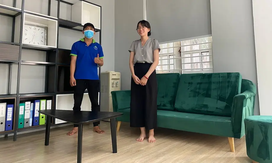Dịch vụ giặt ghế sofa vải tại nhà quận Bình Thạnh 0909980348: Giới thiệu dịch vụ giặt ghế sofa vải chuyên nghiệp, tận nhà tại quận Bình Thạnh với số điện thoại liên hệ 0909980348. Cam kết chất lượng, giá cả cạnh tranh.
