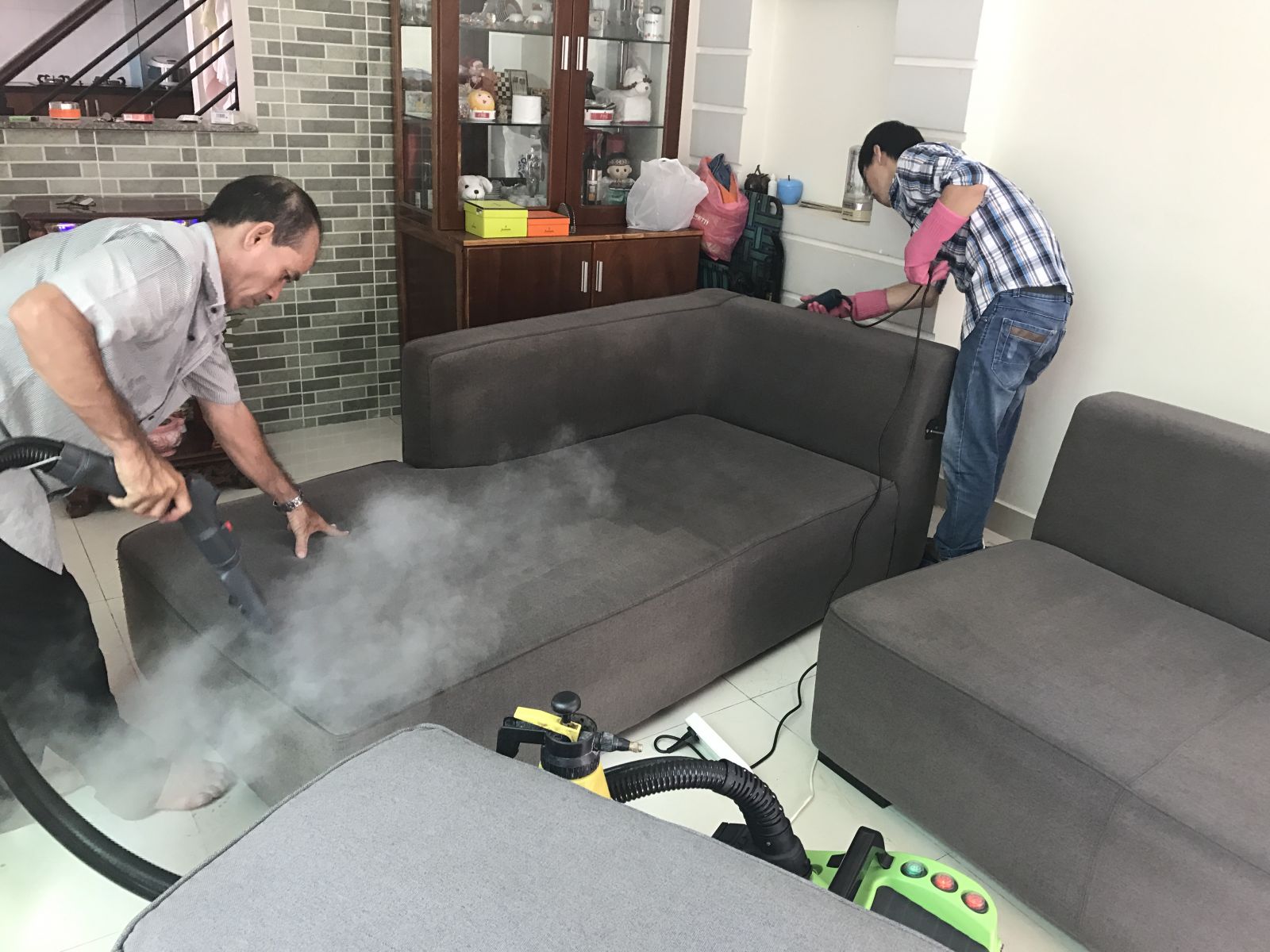 Ưu điểm của dịch vụ giặt khô ghế sofa tại nhà Tân Bình