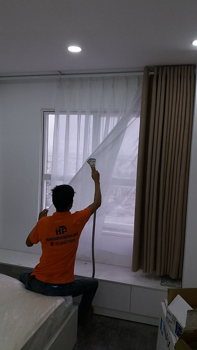 Quy trình giặt rèm cửa chuyên nghiệp tại Green Valley 60 Lũy Bán Bích, Quận Tân Phú