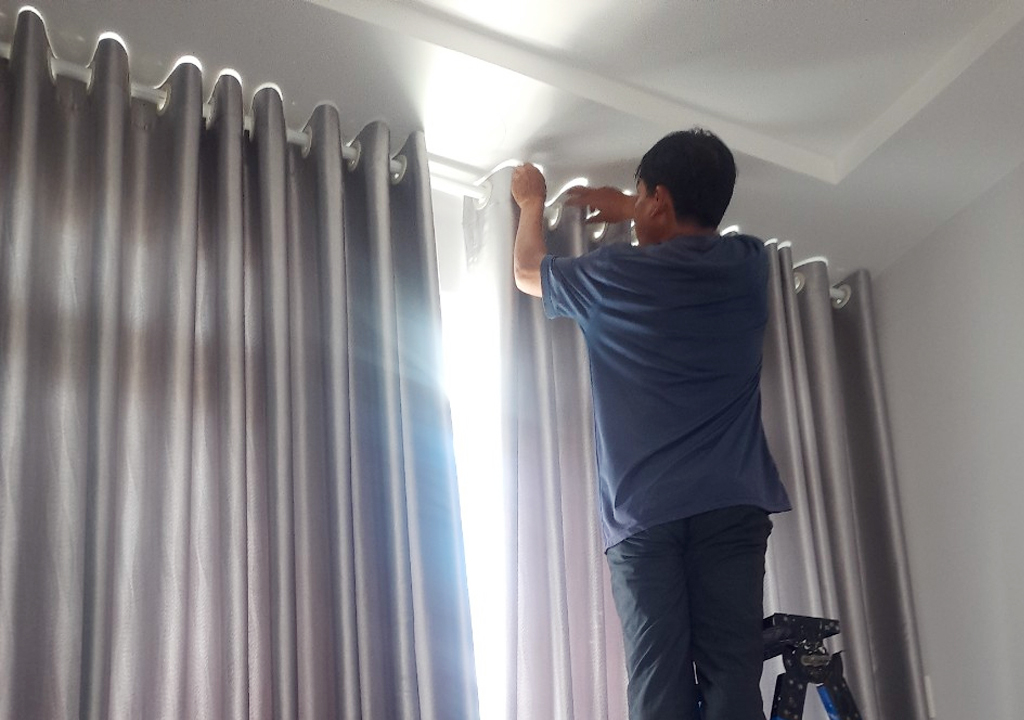 Quy trình giặt rèm tại nhà Quận 7: Từ tiếp nhận đến hoàn thiện