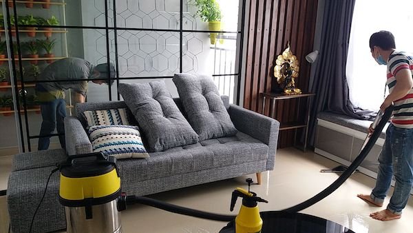 Ưu điểm của dịch vụ máy hút bụi giặt ghế sofa tại Tân Bình: Nêu bật những lợi ích khi sử dụng dịch vụ, chẳng hạn như tiết kiệm thời gian, công sức, hiệu quả làm sạch cao, sử dụng máy móc hiện đại, chất tẩy rửa an toàn, bảo vệ sức khỏe gia đình.