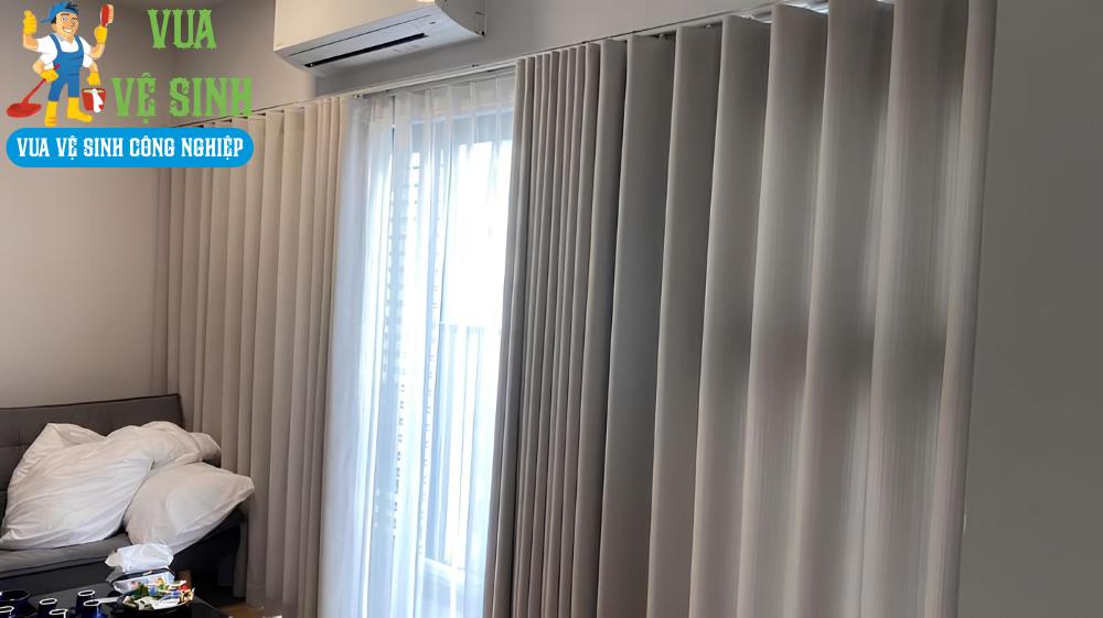 Dịch vụ vệ sinh rèm cửa Tân Bình chuyên nghiệp 2025: Nhanh chóng, uy tín, giá tốt