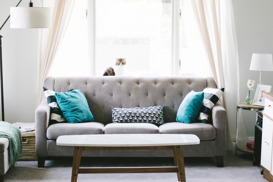 Giặt Ghế Sofa Bến Cát Tại Nhà Chuyên Nghiệp | Sạch 99% Giặt Ghế Sofa Bến Cát Tại Nhà Chuyên Nghiệp | Sạch 99% - Vệ sinh sofa da phòng khách sáng bóng và dưỡng mềm da